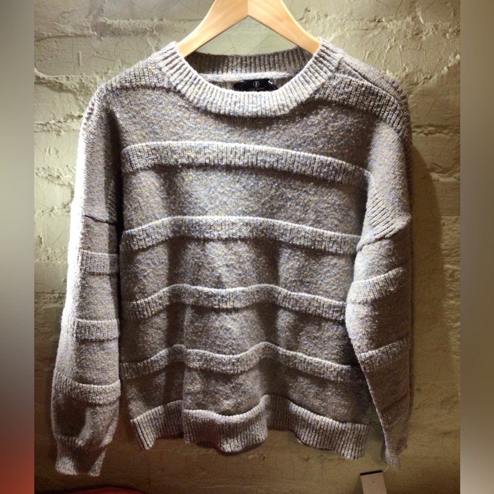 NEW! Volcom knit pullover